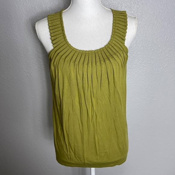 August Silk Option Olive green sleeveless tank top - Picture 8 of 9